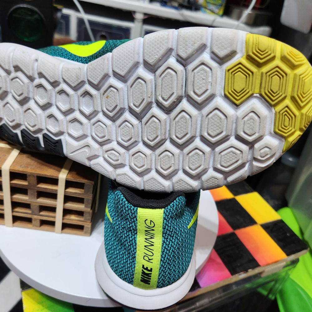 Nike Teal and Neon Green Athletic Running Shoes - Picture 5 of 7